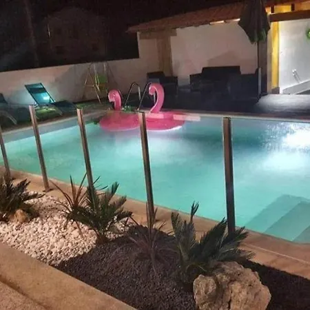 Maison Avec Piscine Et Barbecue