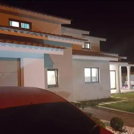 Maison Avec Piscine Et Barbecue *